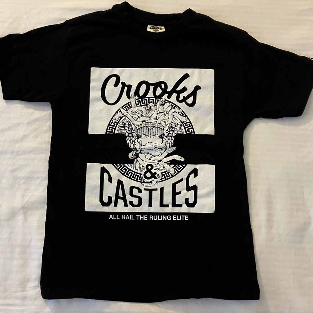 Crooks & Castles Black Graphic Tee Men’s size small -see photos for measurements